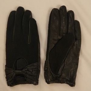 Leather gloves